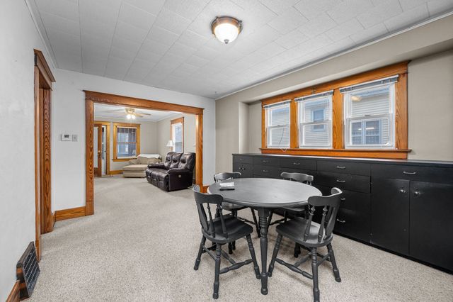 204 Adams Place, Clinton, IA 52732