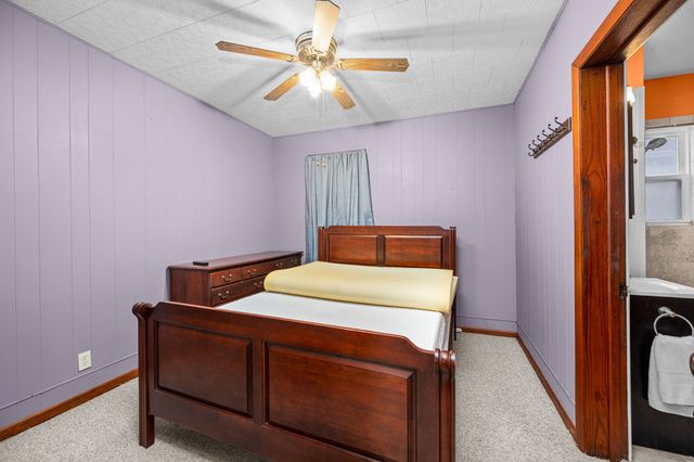 204 Adams Place, Clinton, IA 52732