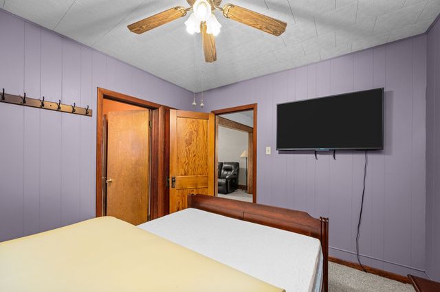 204 Adams Place, Clinton, IA 52732