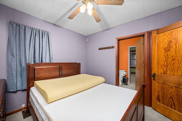 204 Adams Place, Clinton, IA 52732