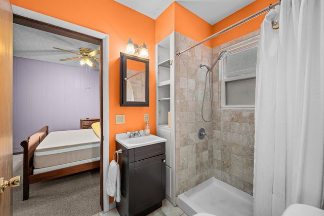 204 Adams Place, Clinton, IA 52732