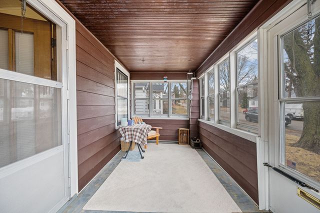 204 Adams Place, Clinton, IA 52732