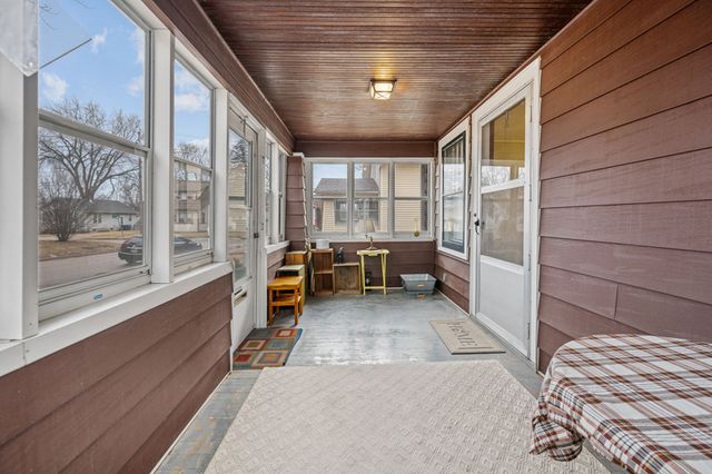 204 Adams Place, Clinton, IA 52732