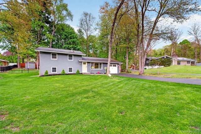 19 Scenic Drive, Poughkeepsie, NY 12603