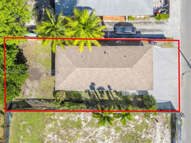 124 SE 2nd Ter 1-2, Hallandale Beach, FL 33009
