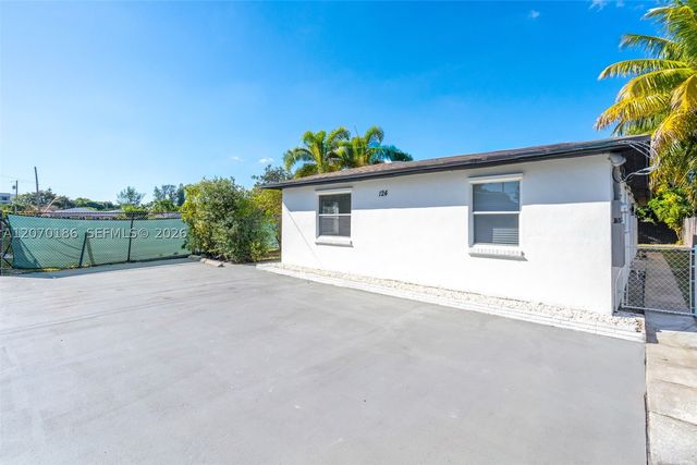 124 SE 2nd Ter 1-2, Hallandale Beach, FL 33009