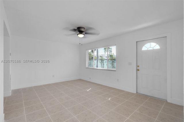 124 SE 2nd Ter 1-2, Hallandale Beach, FL 33009