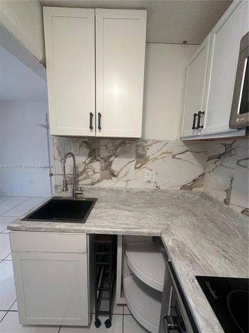 7606 Embassy Blvd REAR, Miramar, FL 33023