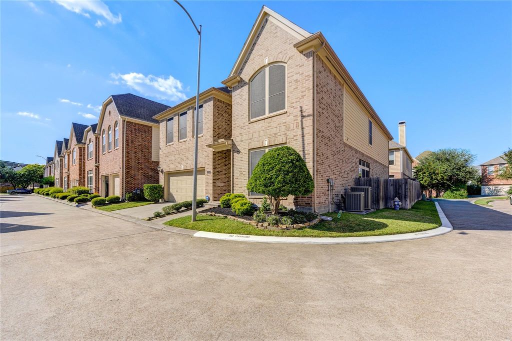 3502 Windmill Elm Street, Houston, TX 77008