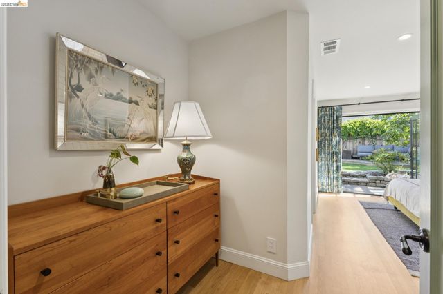 6628 Chabot Rd, Oakland, CA 94618