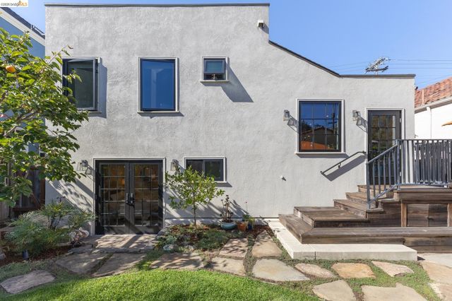 6628 Chabot Rd, Oakland, CA 94618