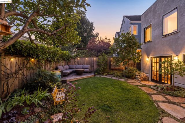 6628 Chabot Rd, Oakland, CA 94618