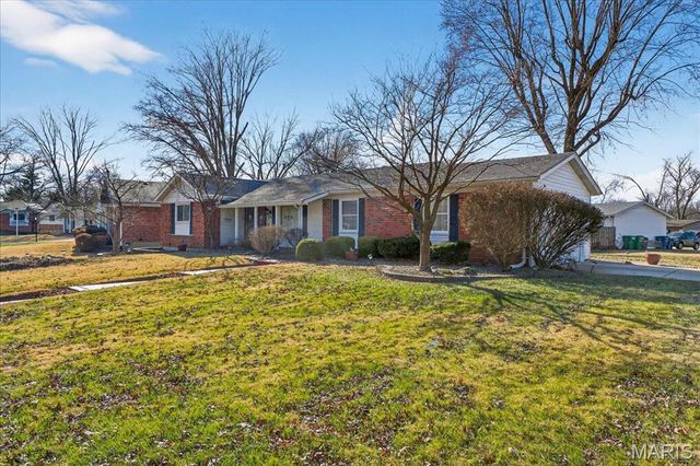 9 Darwin Court, Florissant, MO 63033