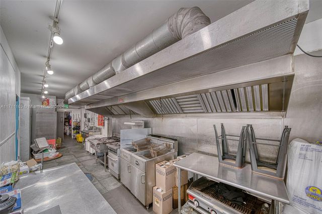 Commercial Property For Sale In North Miami, North Miami, FL 33161
