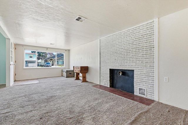 944 S Ivy Street, Medford, OR 97501