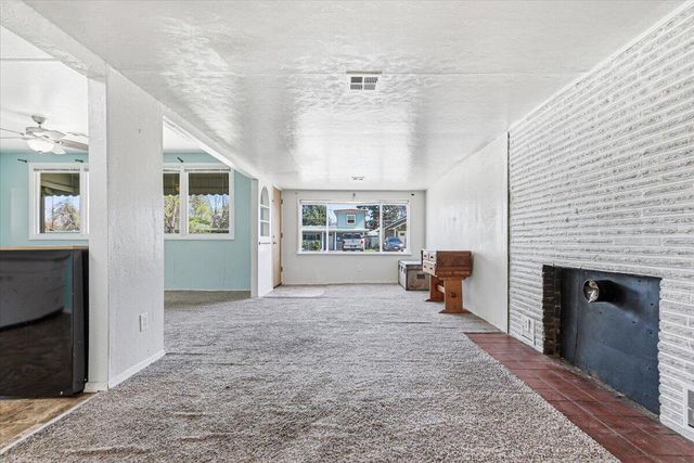 944 S Ivy Street, Medford, OR 97501