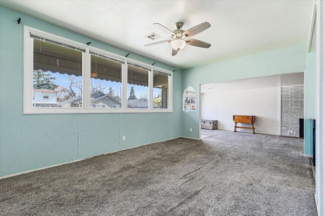 944 S Ivy Street, Medford, OR 97501