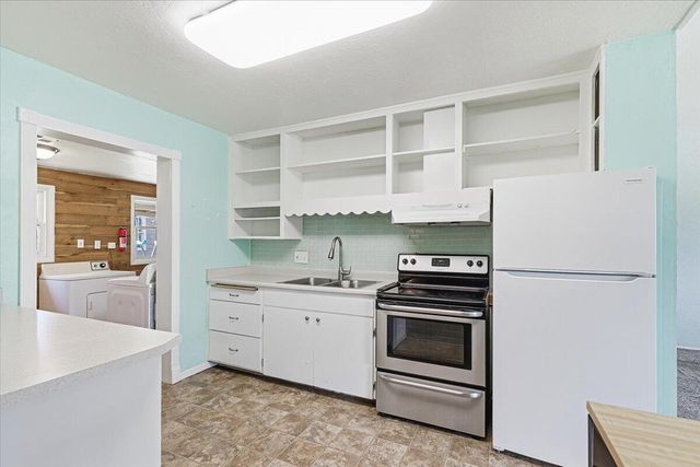 944 S Ivy Street, Medford, OR 97501