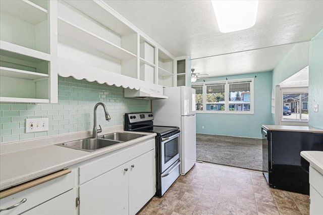 944 S Ivy Street, Medford, OR 97501