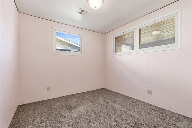 944 S Ivy Street, Medford, OR 97501