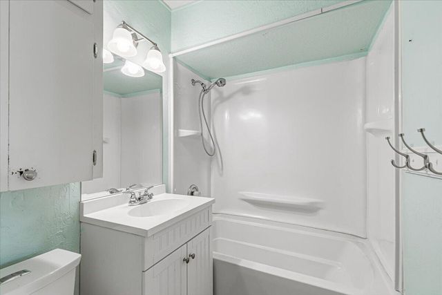 944 S Ivy Street, Medford, OR 97501