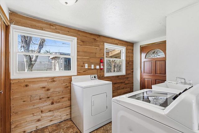 944 S Ivy Street, Medford, OR 97501