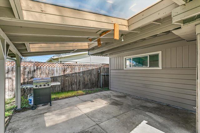 944 S Ivy Street, Medford, OR 97501