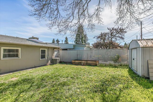 944 S Ivy Street, Medford, OR 97501