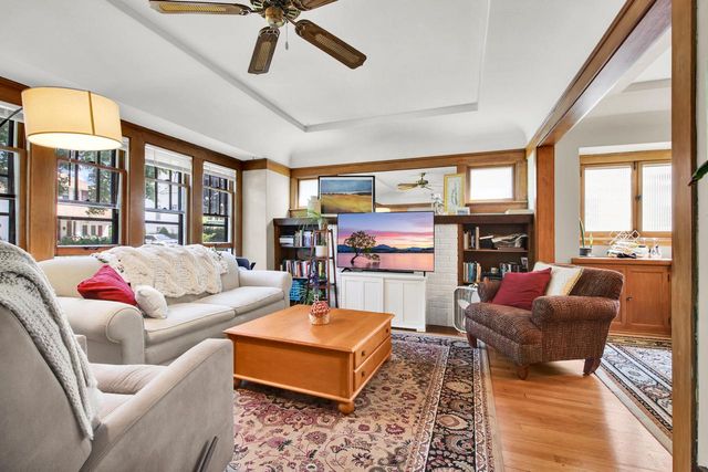 3233 S Delaware AVENUE #3235, Milwaukee, WI 53207