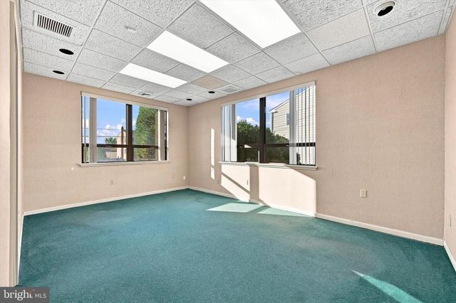 333 TOWNSHIP LINE RD, Elkins Park, PA 19027