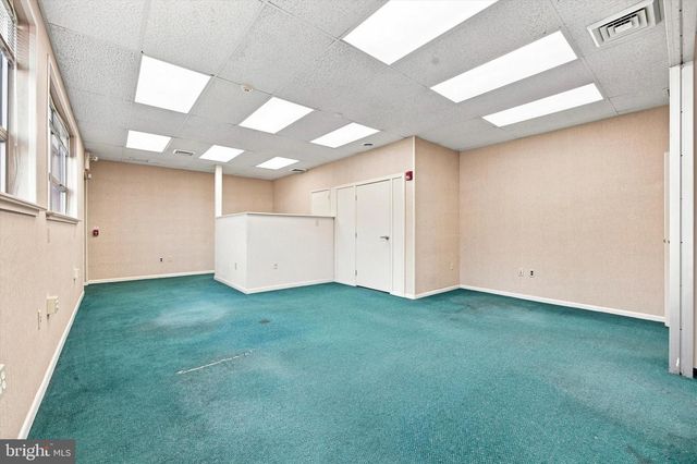 333 TOWNSHIP LINE RD, Elkins Park, PA 19027