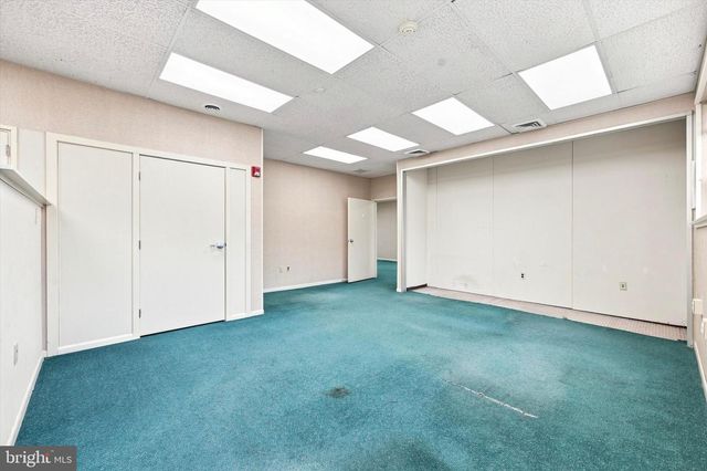 333 TOWNSHIP LINE RD, Elkins Park, PA 19027
