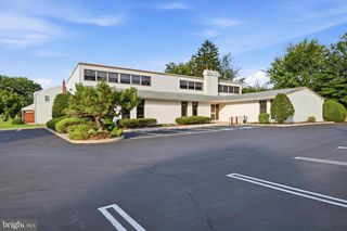 333 TOWNSHIP LINE RD, Elkins Park, PA 19027