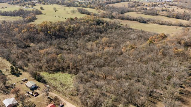 4277 South 140th Road, Bolivar, MO 65613