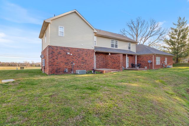 519 Bradford Dr, Dickson, TN 37055