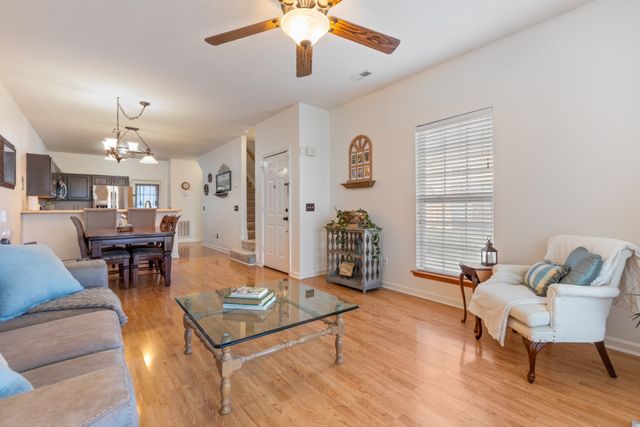 519 Bradford Dr, Dickson, TN 37055