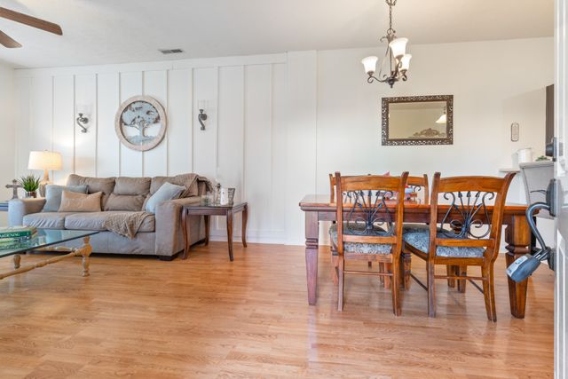 519 Bradford Dr, Dickson, TN 37055