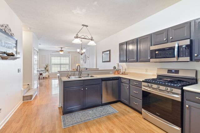 519 Bradford Dr, Dickson, TN 37055