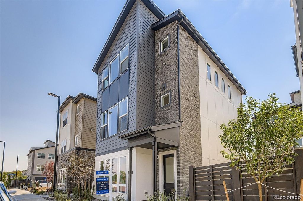 11008 E Hinsdale Circle, Englewood, CO 80112