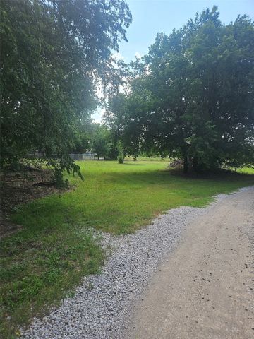 517 S Main Highway N, Springtown, TX 76082