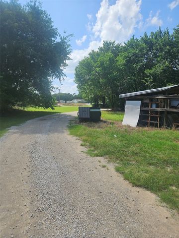 517 S Main Highway N, Springtown, TX 76082