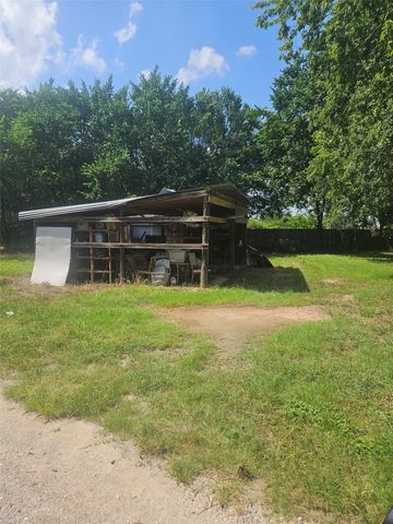 517 S Main Highway N, Springtown, TX 76082