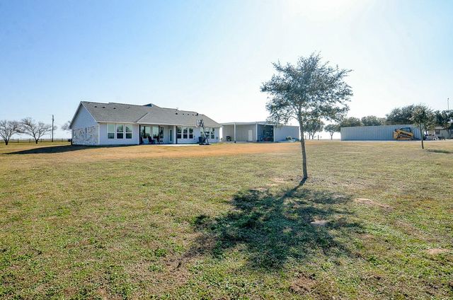 1108 County Road 475, El Campo, TX 77437