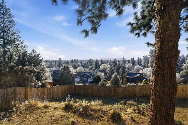 1409 NW Portland Avenue 1 & 2, Bend, OR 97703