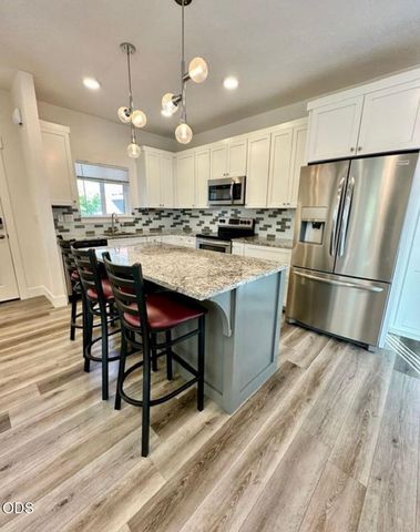 1409 NW Portland Avenue 1 & 2, Bend, OR 97703