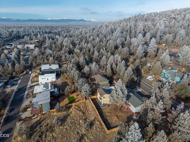 1409 NW Portland Avenue 1 & 2, Bend, OR 97703