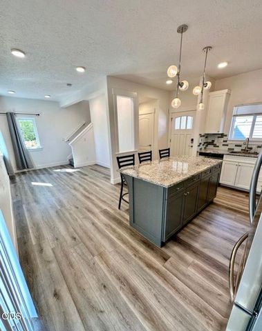 1409 NW Portland Avenue 1 & 2, Bend, OR 97703