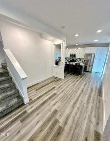 1409 NW Portland Avenue 1 & 2, Bend, OR 97703
