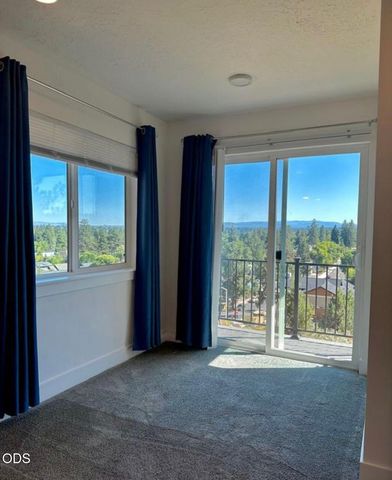 1409 NW Portland Avenue 1 & 2, Bend, OR 97703
