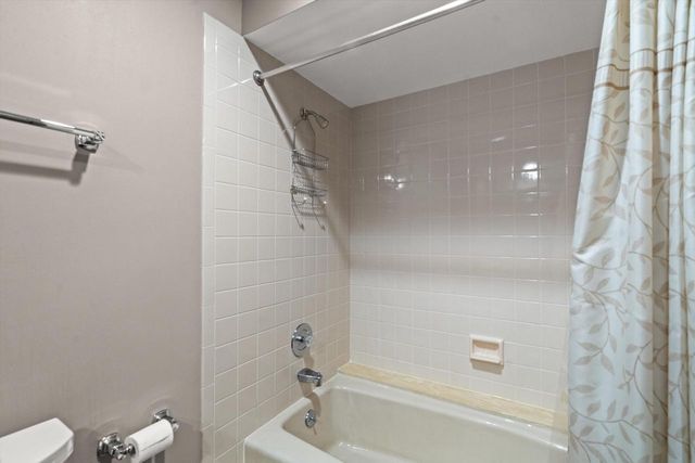 W156N10640 Cobbler LANE, Germantown, WI 53022
